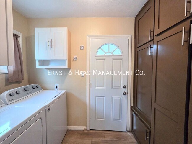 Building Photo - 4449 Shadeway Rd