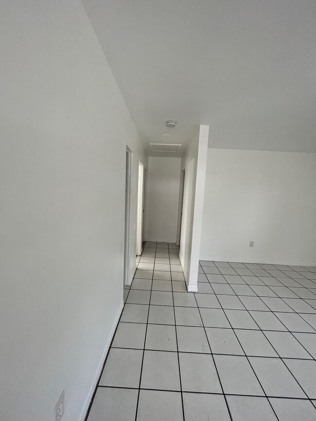 Building Photo - Two bed one bath home