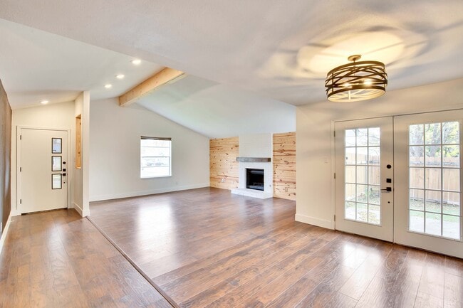 Building Photo - 7002 Skynook Dr