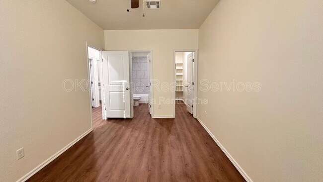 Building Photo - 11419 N University Ave