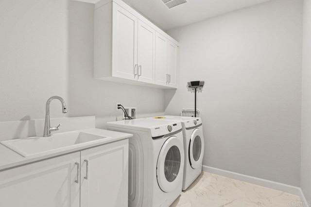 Building Photo - 12639 Elizabeth Wy