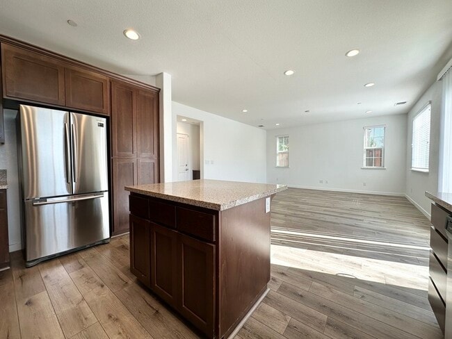 Building Photo - 1008 Oakbriar Cir