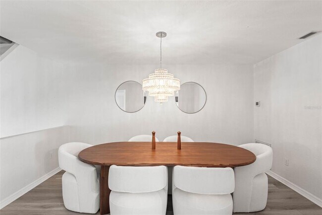 Building Photo - 1109 Pinellas Bayway S