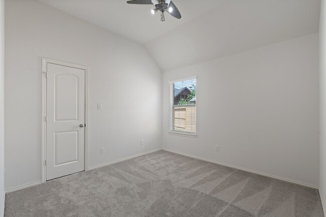 Building Photo - 2707 Oak Pass Ct