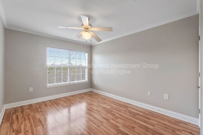 Building Photo - 747 Majestic Dr