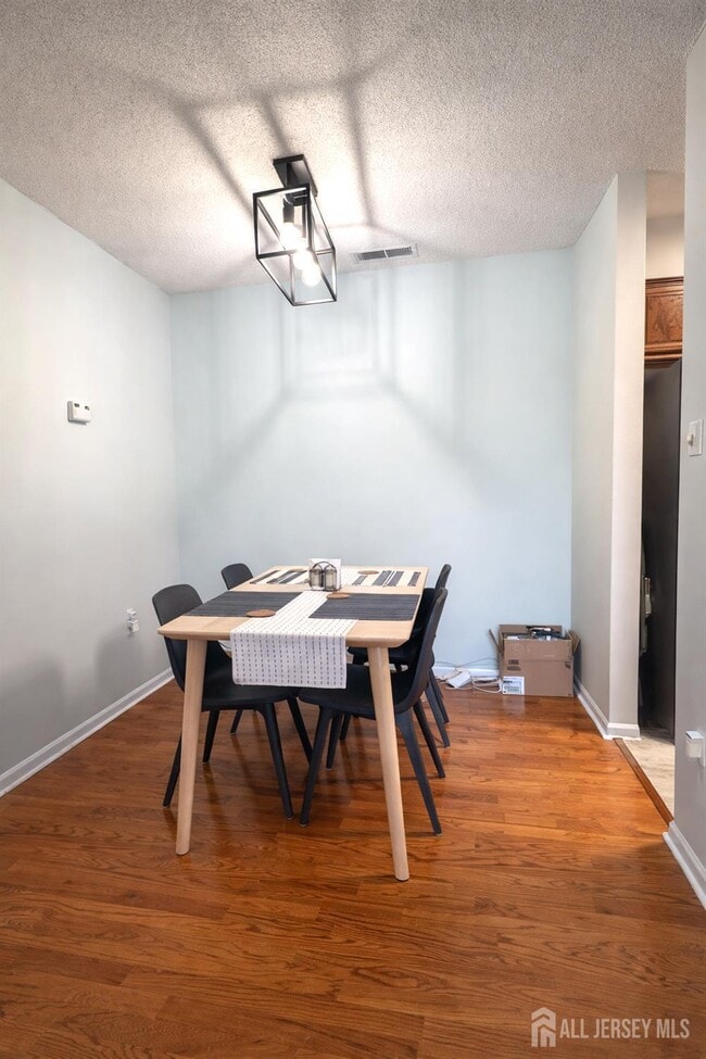 Building Photo - 4910 Ravens Crest Dr