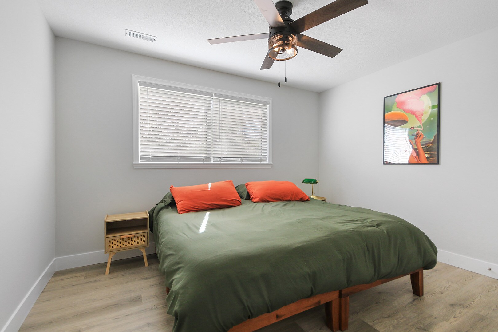 Building Photo - 701 Mikel St