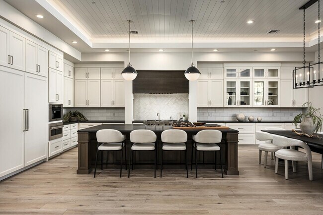 Building Photo - 6500 E Cactus Wren Rd