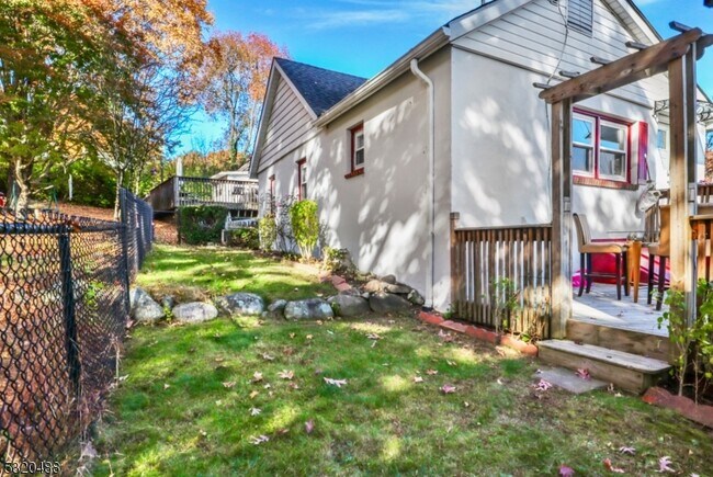 Building Photo - 57 Terrace Ave