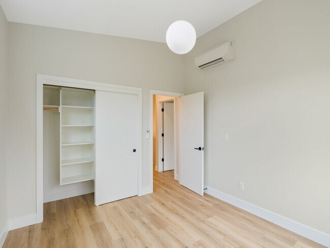 Building Photo - 3bed/2.5 Bath Duplex Unit New Construction in Woodstock Neighborhood