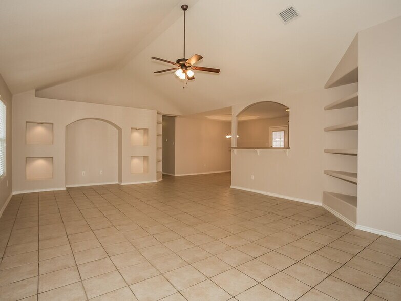 Building Photo - 18719 Reynolds Park Dr