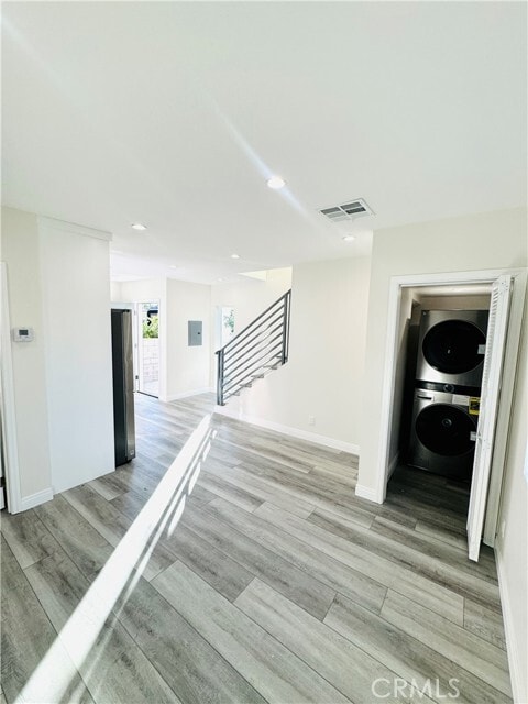 Building Photo - 9318 Encino Ave