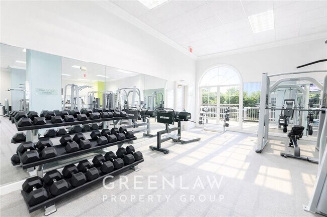 Building Photo - 195 14th St NE