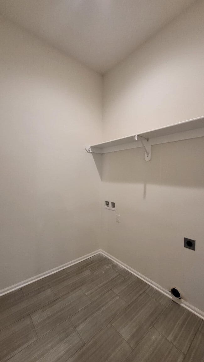 Building Photo - Maintenance free living in Blue Valley School district