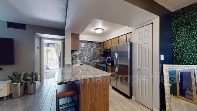 Building Photo - 4504 3rd St Cir W