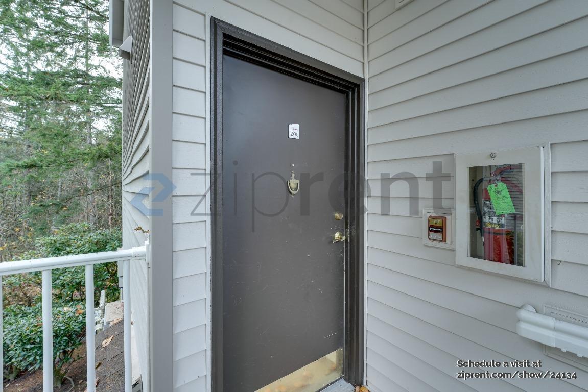 Building Photo - 25235 SE Klahanie Blvd