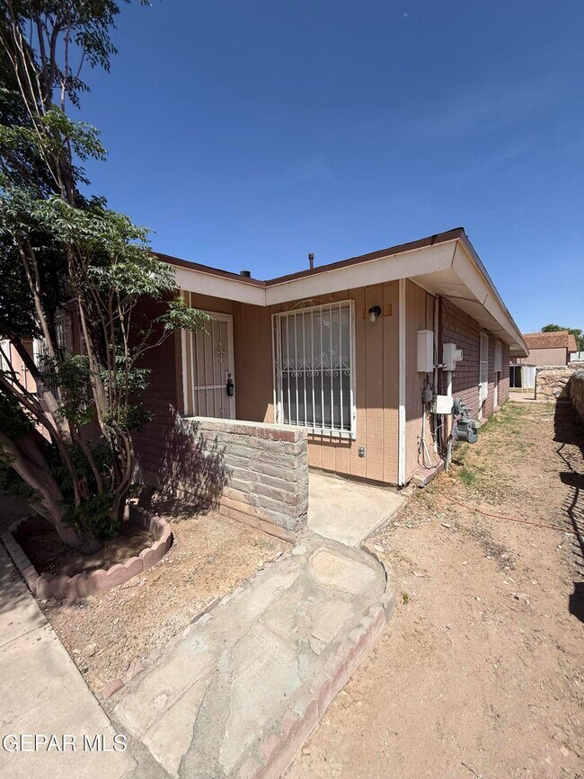 Building Photo - 1524 Greg Powers Dr