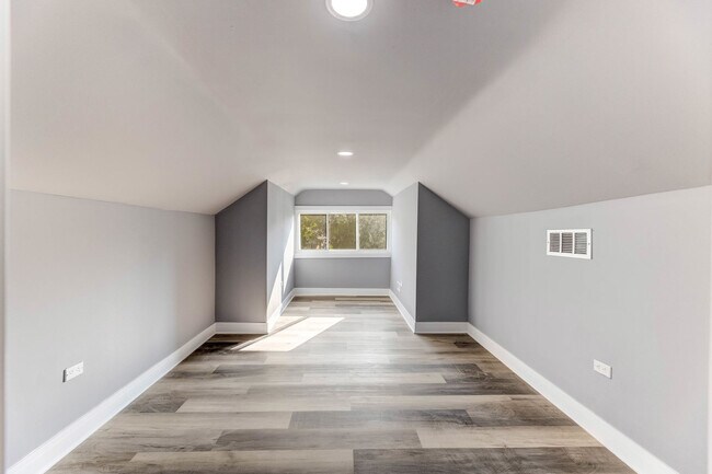 Building Photo - 2508 Kenilworth Ave