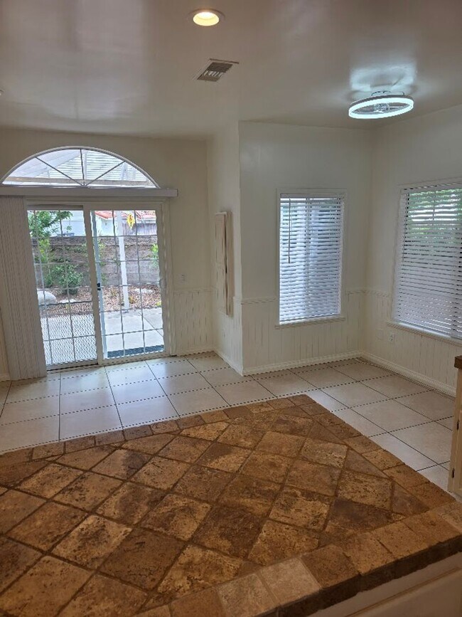 Building Photo - Beautiful 3 Bedroom Home in Gated Community