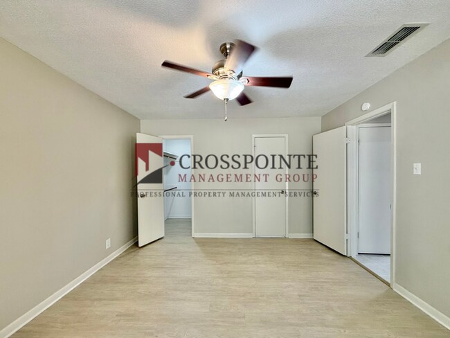 Building Photo - Tour Today! 3 Bedroom, 2 Bathroom Home!