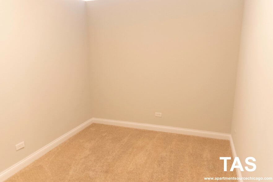 Building Photo - 1464 S Michigan Ave