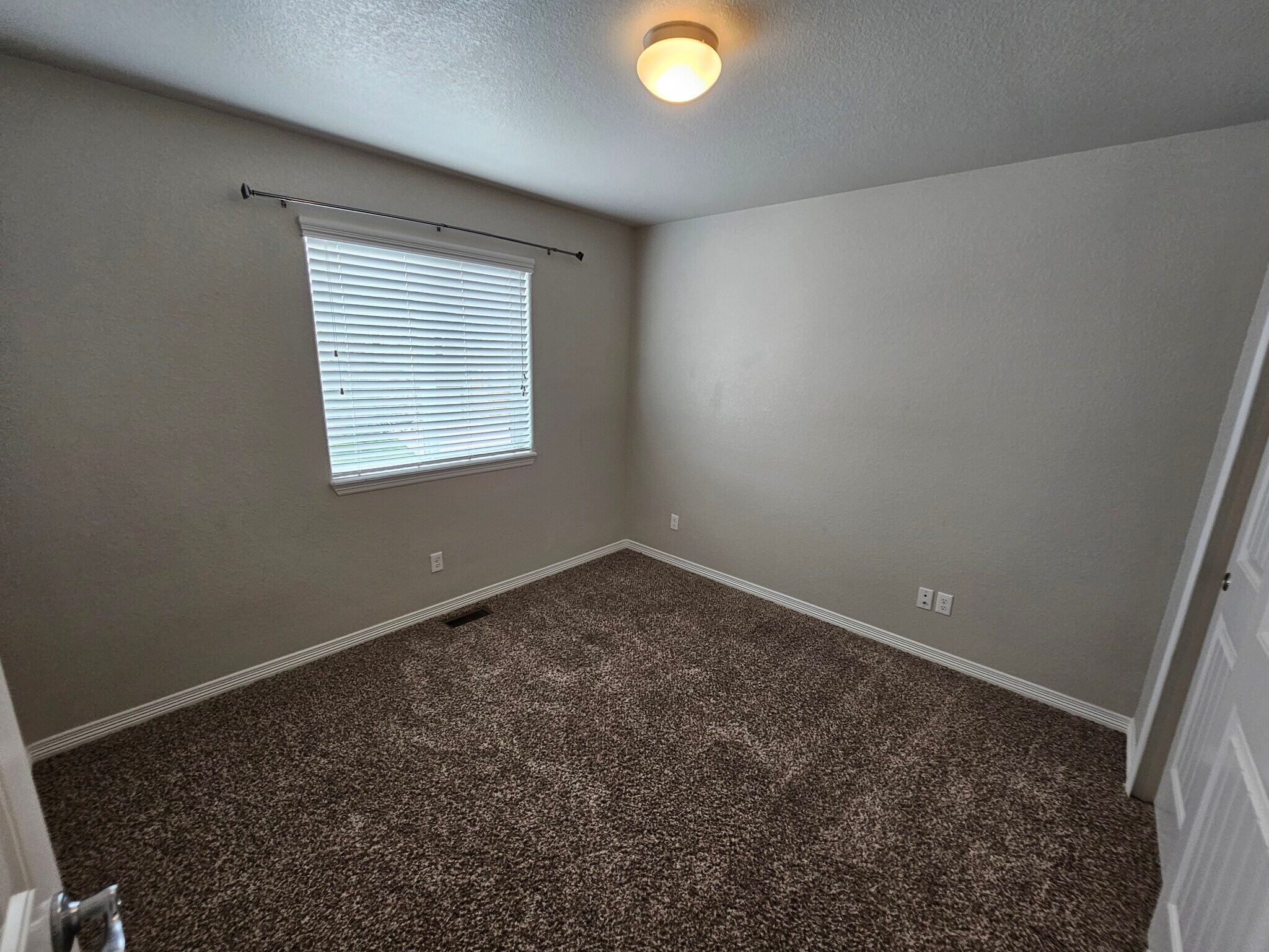 Building Photo - 9815 Silver Stirrup Dr