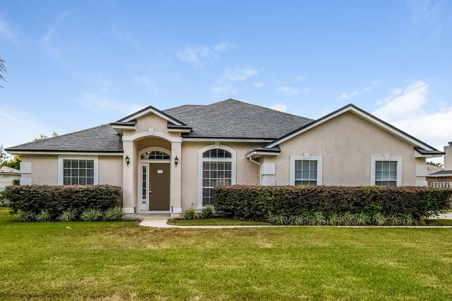 Primary Photo - 3001 Golden Pond Blvd