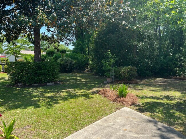 Building Photo - Age 55+ Community - Pet-friendly, 2 Bedroom, 1.5 Bath Home with Carolina Room in Murrells Inlet!