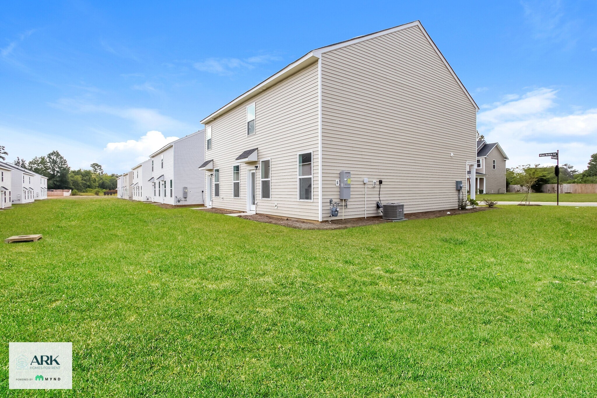 Building Photo - 204 Satin Walnut Wy