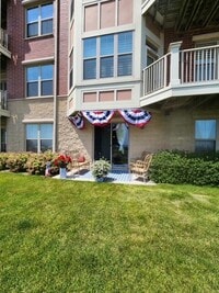 Building Photo - 4120 S Lake Dr