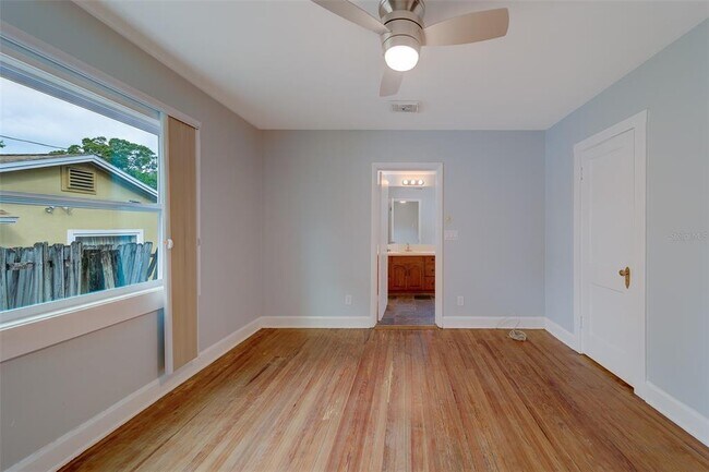 Building Photo - 810 2nd Ave NW