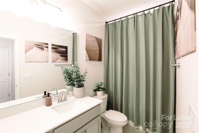 Building Photo - 526 Myrick Aly