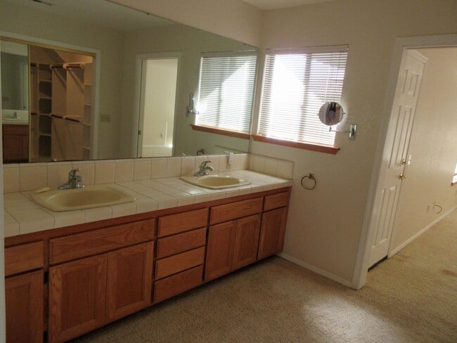 Building Photo - 3BR / 3BA Coastal Home with Panoramic Morro Bay Views