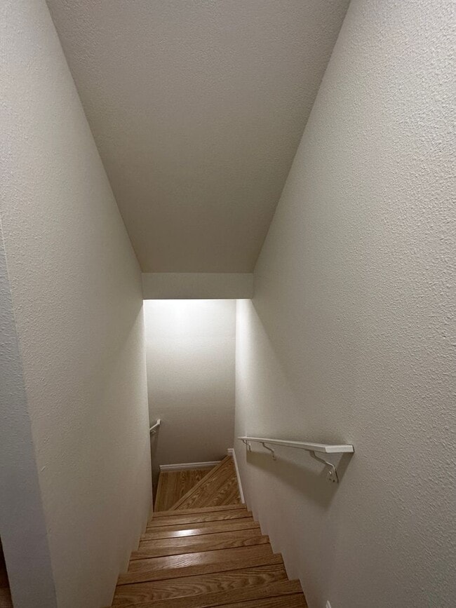 Building Photo - Townhouse in the heart of Pasadena