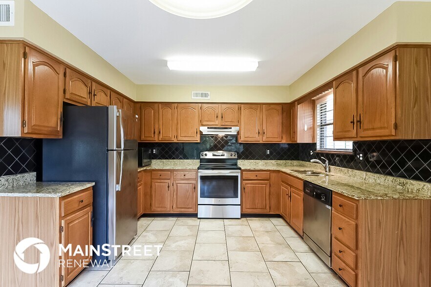 Building Photo - 2504 NW 8 St