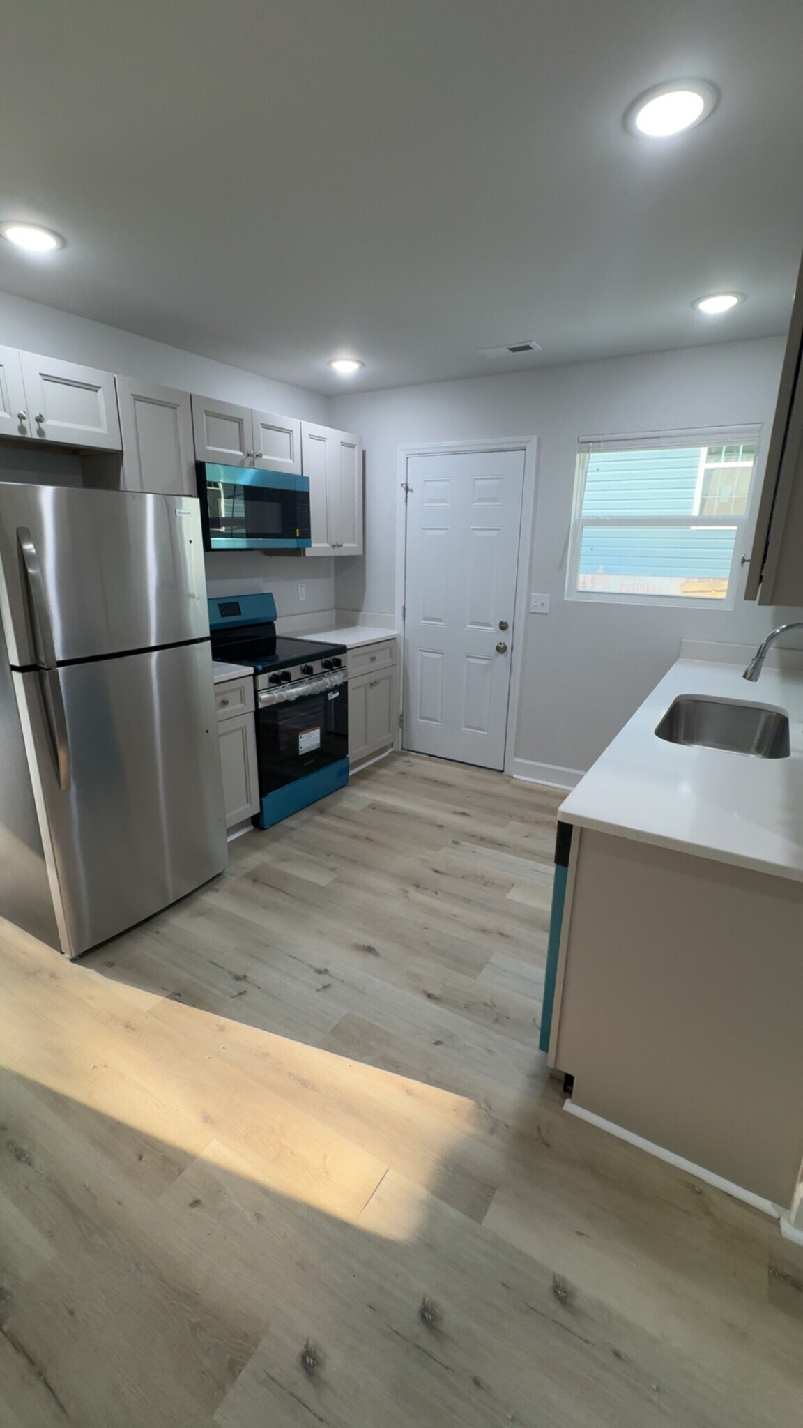 Building Photo - 519 Walnut St