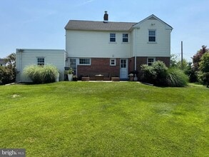 Building Photo - 402 Elliger Ave