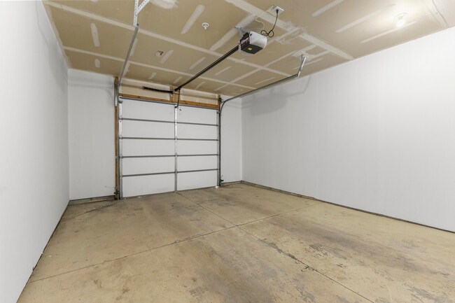 Building Photo - 13165 Turnberry