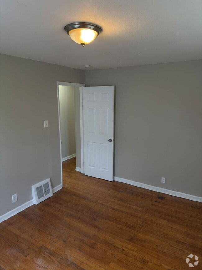 Building Photo - 6115 Avila Dr