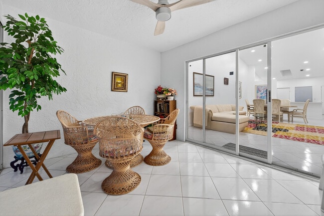 Building Photo - 6147 Waldwick Cir