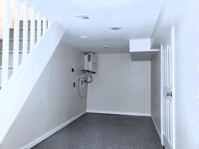 Building Photo - 222 Wilkinson Ave