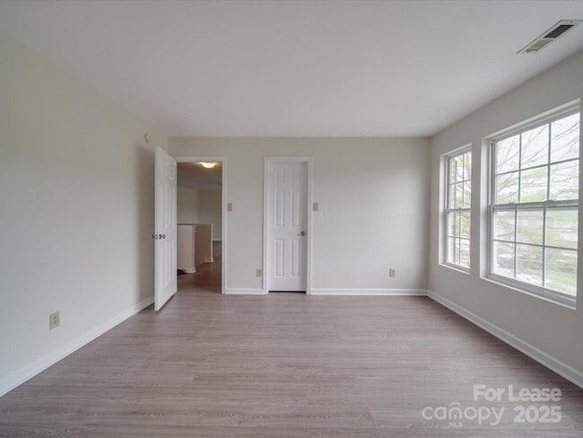 Building Photo - 3227 Deshler Morris Ln