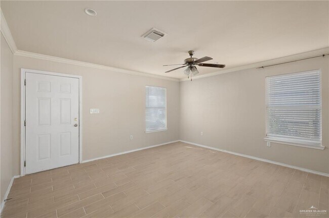 Building Photo - 16 Andrea Ave