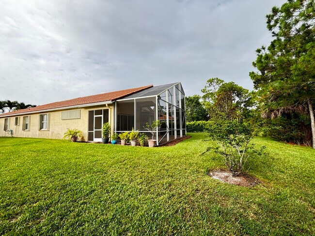 Building Photo - 2679 SE Castle Pine Pl
