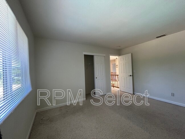 Building Photo - 1314 Jamestown Dr