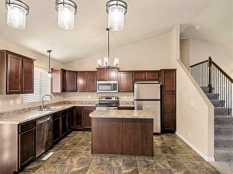 Building Photo - 16431 Cary St