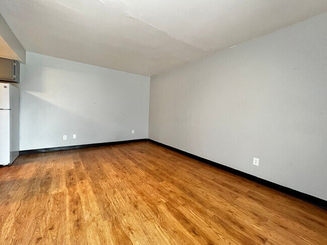 Building Photo - NShields632 (KC-LN-KB)