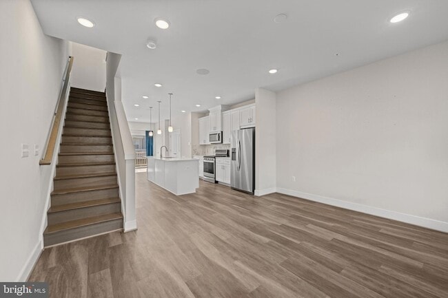 Building Photo - 148 Stowe Dr
