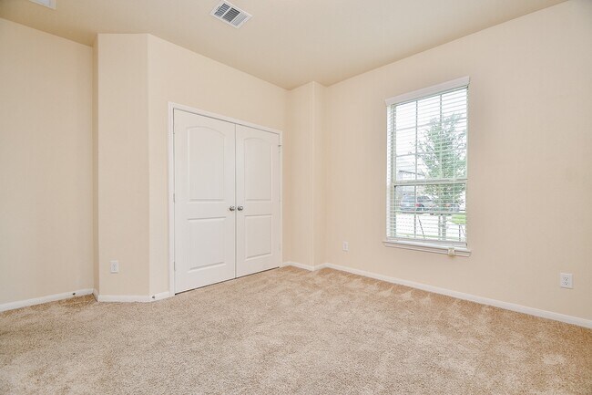 Building Photo - 15210 Ordie Run Dr