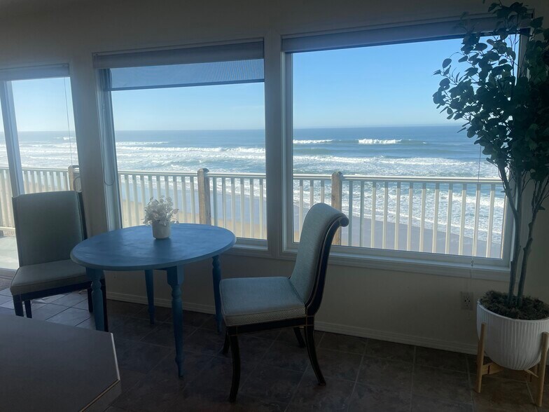 Building Photo - 257 SW Ebb Ave